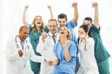 1572583948 doctor team celebrating1